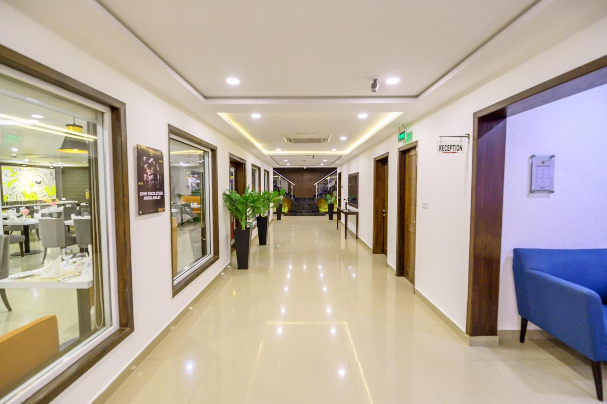Hotel One Sahiwal Esterno foto